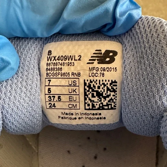 New Balance White with Light Blue Women's Training Sneakers - Picture 2 of 7